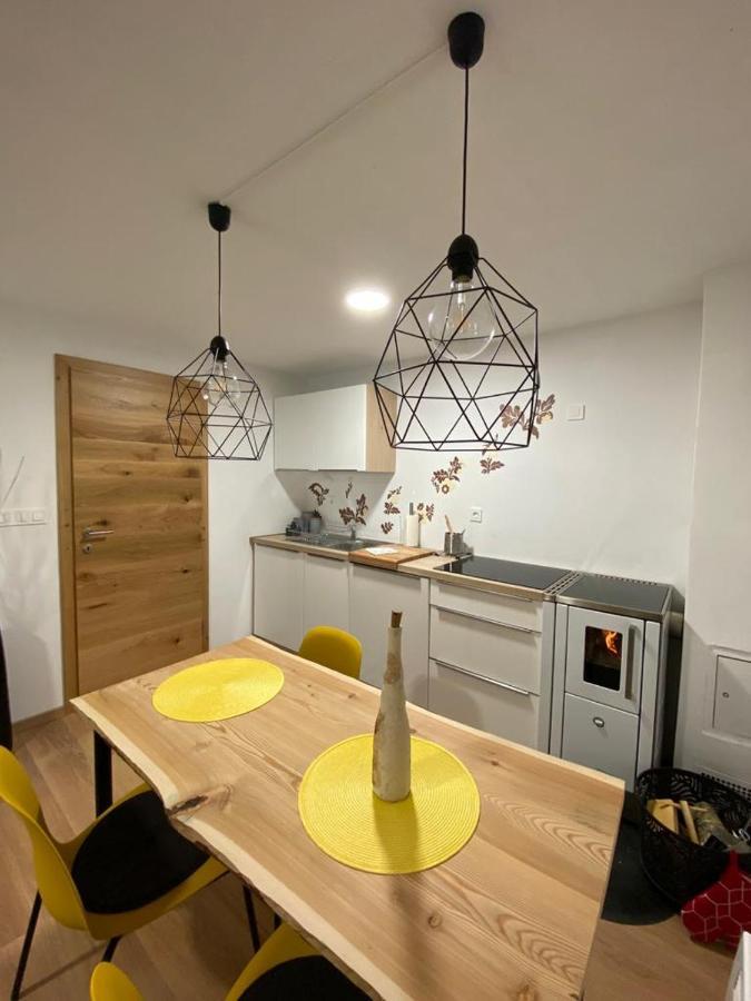 Apartma Lupis